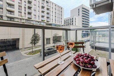 Lumina apart with parking in City Center