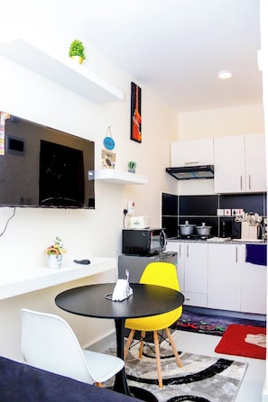 Apartment, 1 Bedroom, Garden View | Room amenity