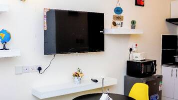 Apartment, 1 Bedroom, Garden View | Room amenity