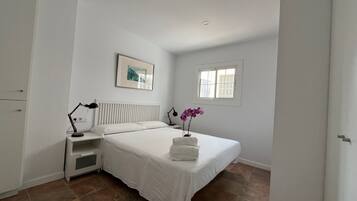 1 slaapkamer, een strijkplank/strijkijzer, wifi, beddengoed