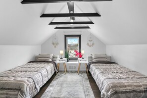 3 chambres, fer et planche à repasser, Wi-Fi, draps fournis