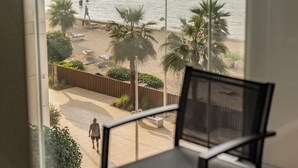 Apartment | 2 bedrooms - Modern 2BR w Direct Beach Access Emaar Beachfront (Dubai)
