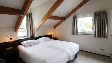 House | 3 bedrooms, individually furnished, bed sheets