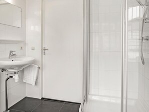 House | Bathroom - Bungalow by Water With Sauna in South Holland (Simonshaven)