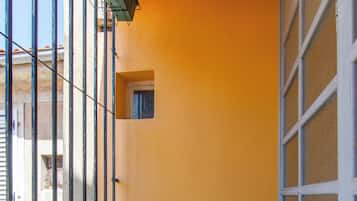 Classic-Apartment, 2 Schlafzimmer, Meerblick | Terrasse/Patio
