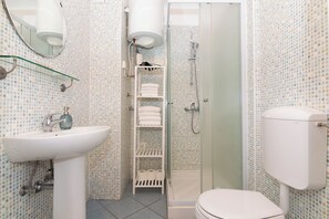 Classic Apartment, 2 Bedrooms, Sea View | Bathroom - Mare & Sole Apartments  (Piran)
