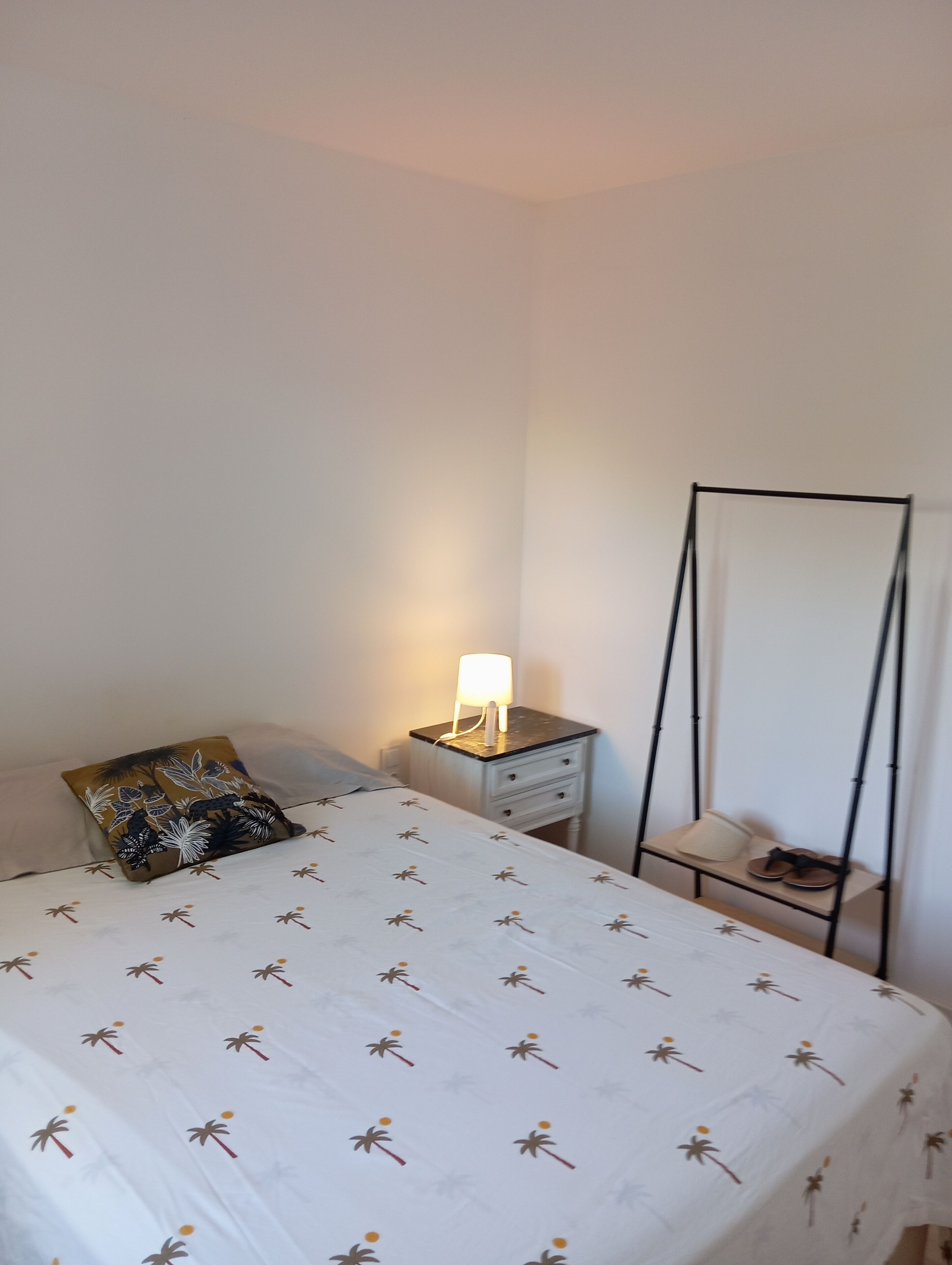 3 bedrooms, WiFi (free), bed sheets