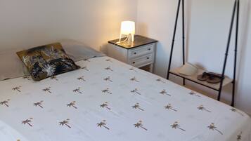 3 bedrooms, WiFi (free), bed sheets
