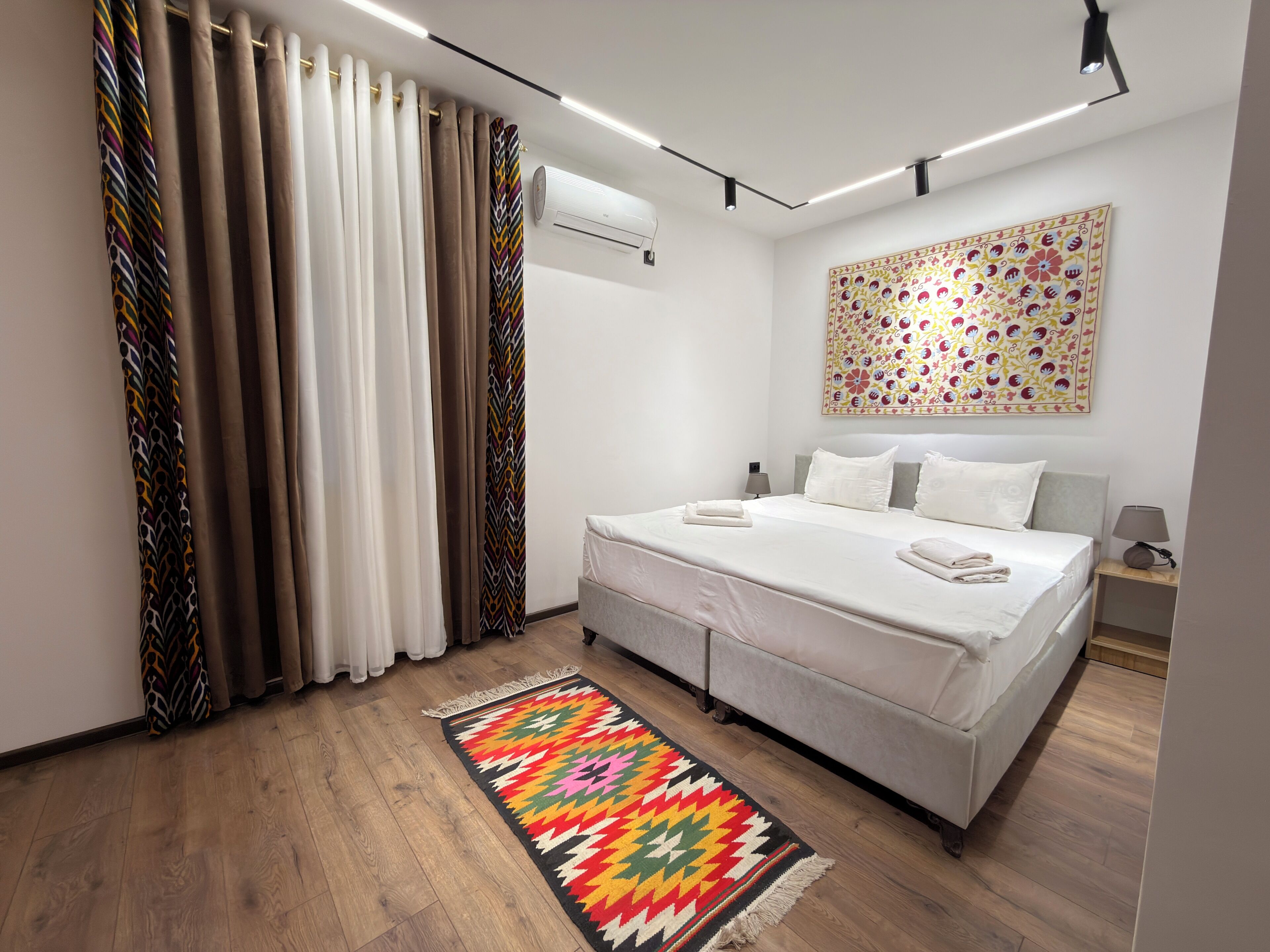 Standard Double Room, 1 Queen Bed | In-room safe, desk, laptop workspace, blackout drapes