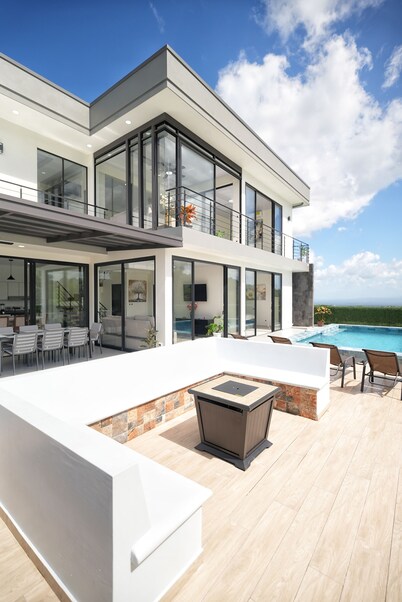 3-bedroom home with a private heated pool, firepit, sundeck, views, WiFi, and AC