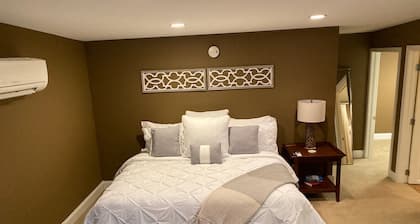Charming 1-bedroom apartment with WiFi and AC in welcoming downtown Paducah