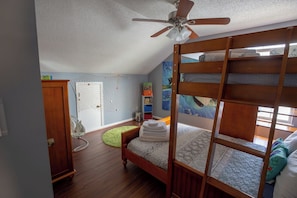 4 bedrooms, desk, iron/ironing board, travel cot