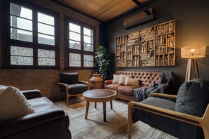 55-inch Smart TV with digital channels - Mater Hotel (Canela)