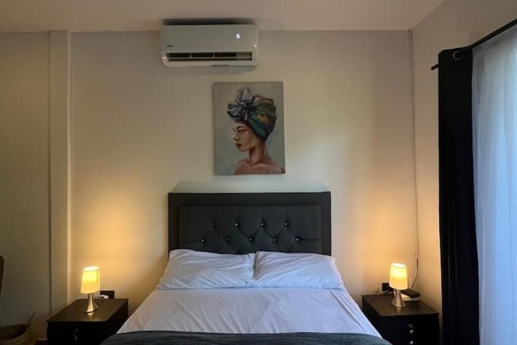 1 chambre, fer et planche à repasser, Wi-Fi gratuit, draps fournis