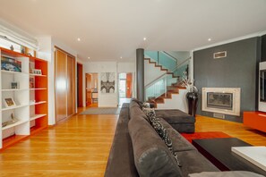 Villa - Pool Cinema Villa by Vacationy (Valongo)