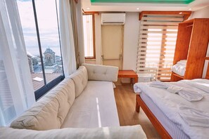 Deluxe Double Room, Sea View | Soundproofing, free cribs/infant beds, bed sheets - SABİNA HOTEL NEAR THE GRAND BAZAAR (Istanbul)