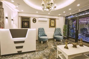 Reception - SABİNA HOTEL NEAR THE GRAND BAZAAR (Istanbul)