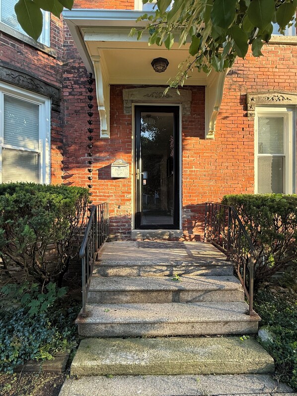 Exterior detail - Historic 2-bedroom condo in Owosso (Owosso)