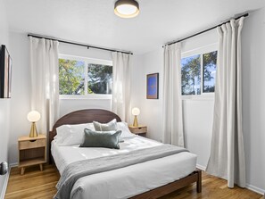 5 habitaciones, tabla de planchar con plancha, wifi y ropa de cama