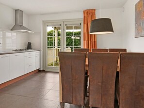 House | Private kitchen - Bungalow in South Holland With Private Jetty (Simonshaven)