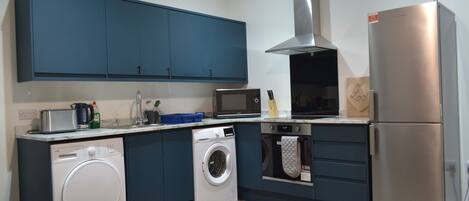 電子レンジ、オーブン、コンロ、ペーパータオル