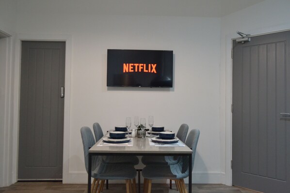 Dining - Haven Studios & Rooms (Derby)