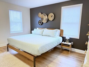 3 bedrooms, desk, iron/ironing board, free WiFi