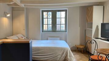 1 chambre, fer et planche Ă  repasser, Wi-Fi, draps fournis