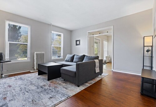 Cozy and Convenient Family Getaway