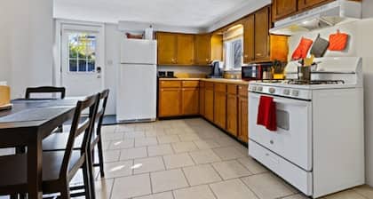 Cozy and Convenient Family Getaway