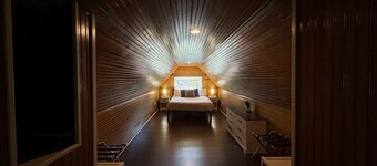 Urban Oasis in Point Breeze 4BR Industrial-Style Apartment