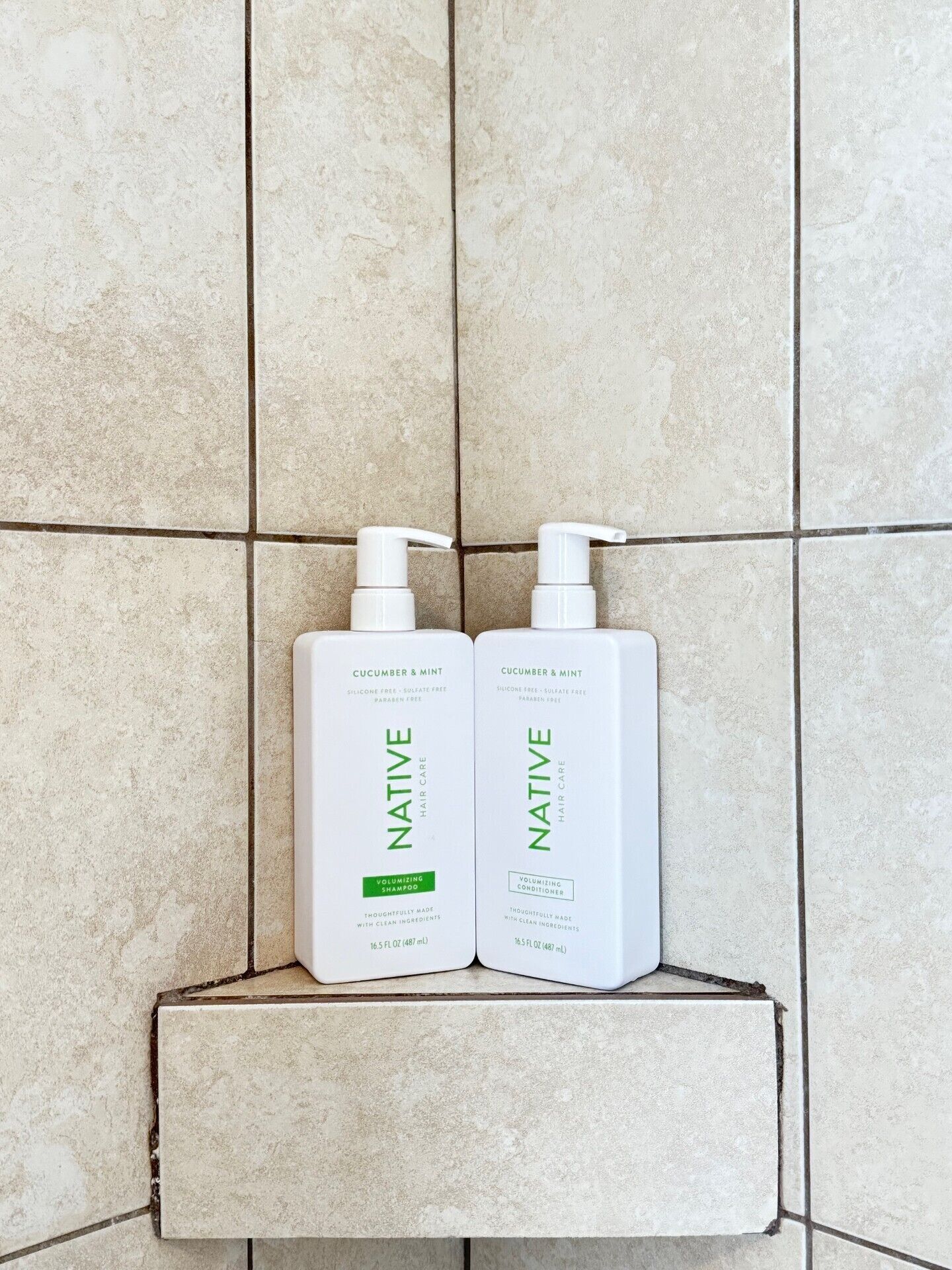 Pyyhkeet, saippua, sampoo, vessapaperi