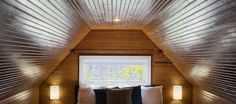 Urban Oasis in Point Breeze 4BR Industrial-Style Apartment