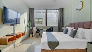 Super Deluxe Room | Desk, laptop workspace, iron/ironing board, free WiFi