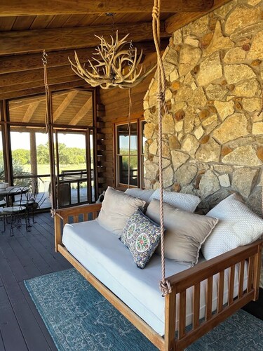 Peaceful Cabin Retreat