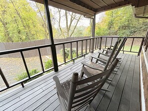 Terrace/patio - Tucked Away-2 bedroom, 2 bath sleeping 4 one mile from Dollywood  (Pigeon Forge)