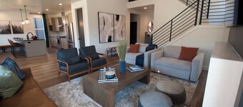 Ski & Relax by Snowbasin•Private Hot Tub•Sleep 19