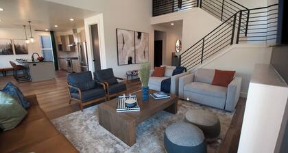 Ski & Relax by Snowbasin•Private Hot Tub•Sleep 19