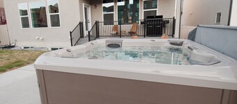 Year-Round Getaway by Snowbasin • Hike, Ski & Relax