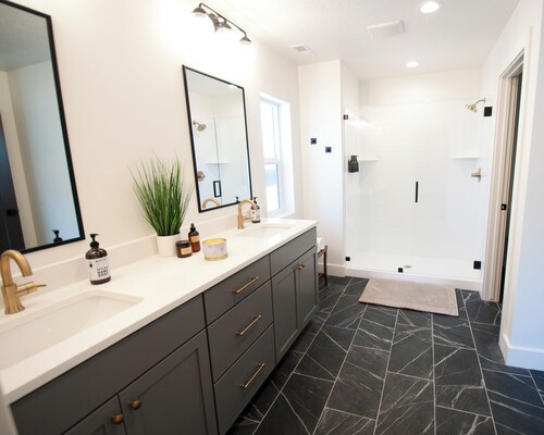 Ski & Relax by Snowbasin•Private Hot Tub•Sleep 19