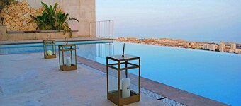 New, spacious villa with amazing views!