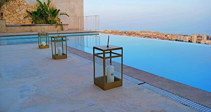 New, spacious villa with amazing views!