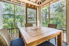 Maison, plusieurs lits (The Brown Pelican) | Restauration