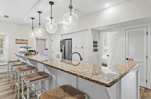 House, Multiple Beds (The Brown Pelican) | Private kitchen | Oven, toaster