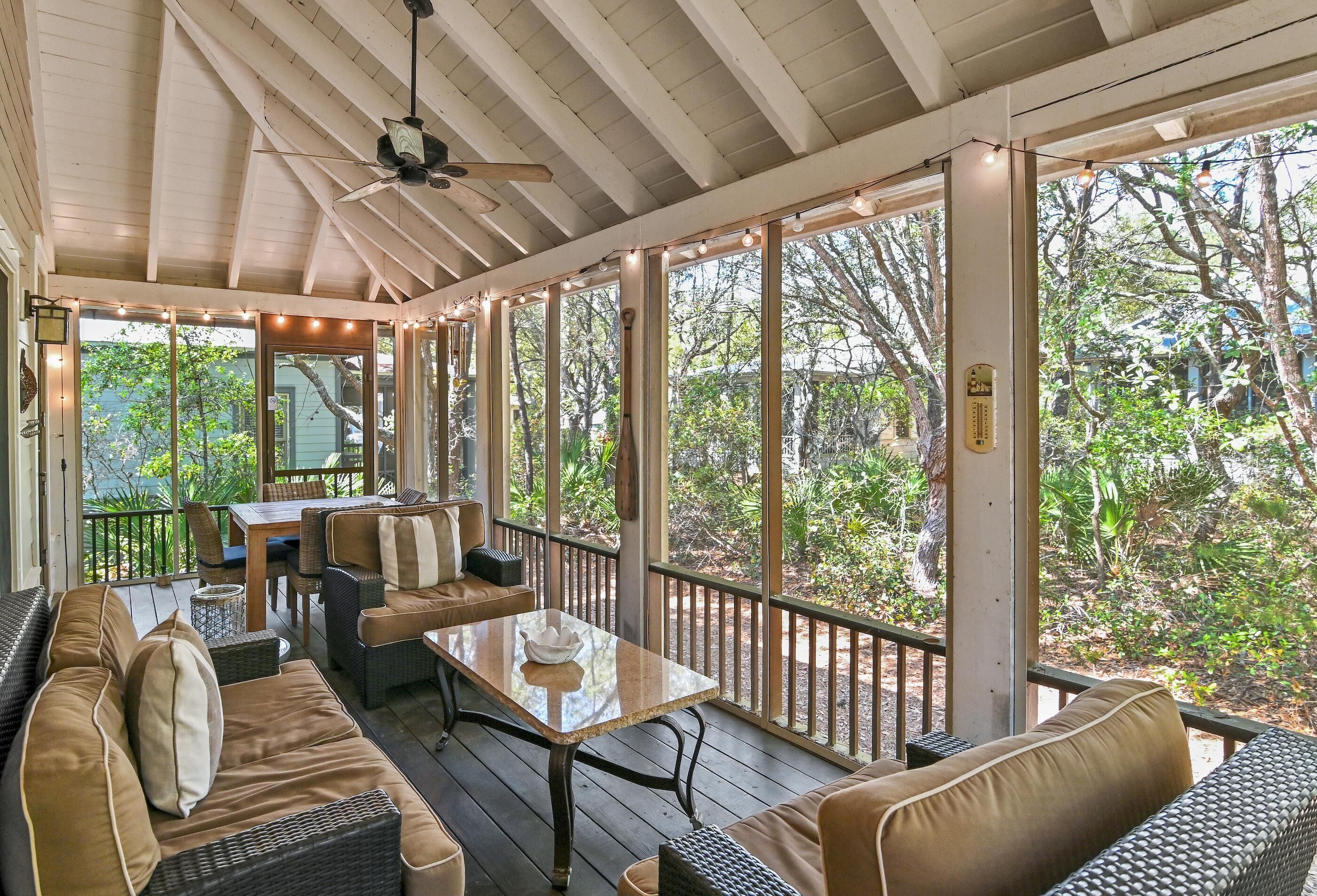 House, Multiple Beds (The Brown Pelican) | Living area