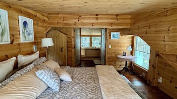 5 bedrooms, desk, iron/ironing board, travel crib