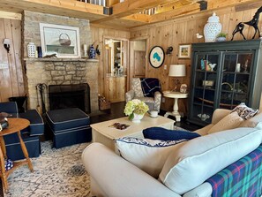 Smart TV, fireplace, DVD player, books