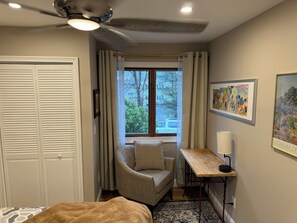 2 habitaciones, escritorio, tabla de planchar con plancha y wifi 