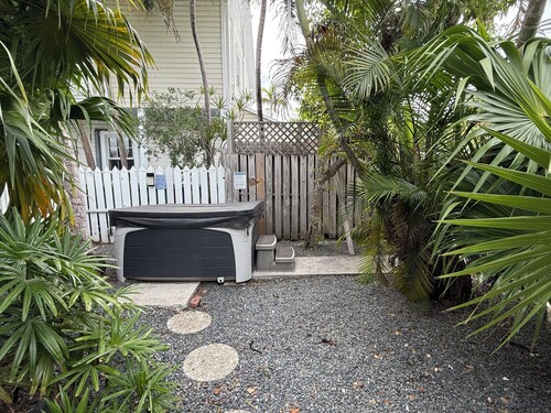 Southernmost Sanctuary | Vibrant Oasis Near Duval! Perfect for Groups!