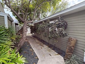 Property grounds - Osprey Suite | Charming Hideaway, Hot Tubs! (Key West)